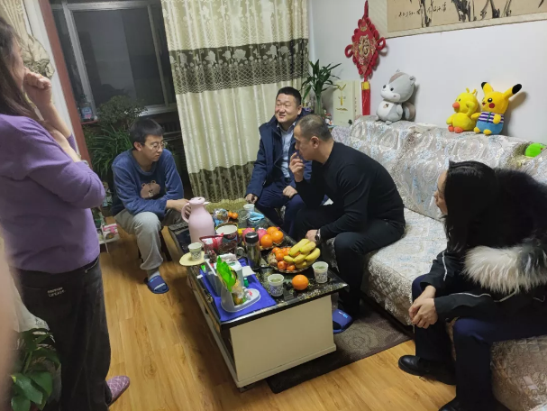 关爱员工冷暖 传递组织温情——金年会-金年会（中国）一站式体育服务平台
组织开展员工家访活动(图2)