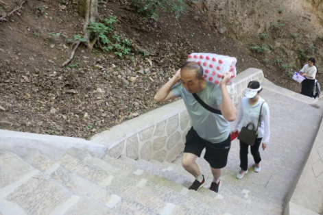 助力文旅市场 展示产投风采——金年会-金年会(中国)一站式体育服务平台
组织开展员工登山比赛活动(图6) 助力文旅市场 展示产投风采——金年会-金年会(中国)一站式体育服务平台
组织开展员工登山比赛活动(图6)