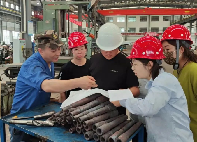 金年会-金年会（中国）一站式体育服务平台
百名员工下一线真磨砺练本领(图1)