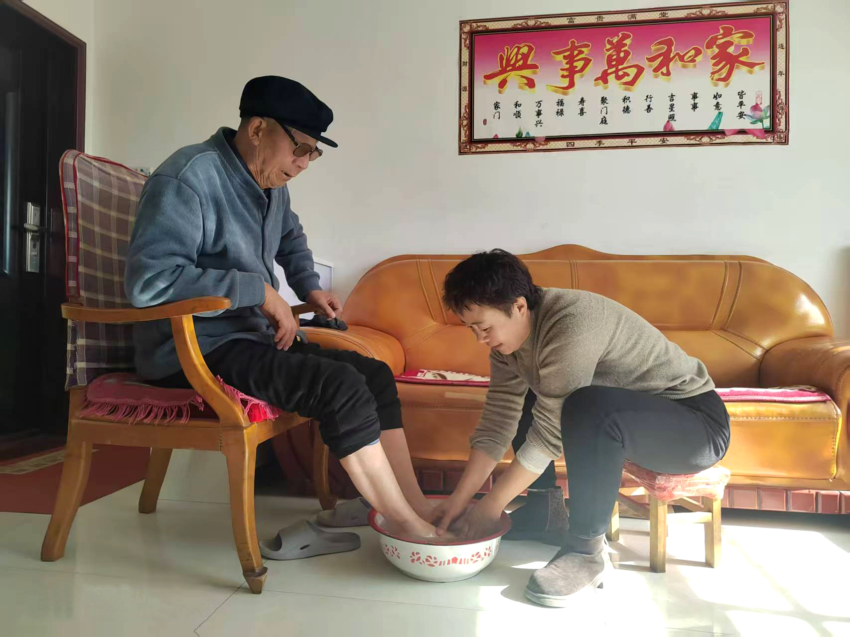 学习先进 致敬榜样——5人获评集团公司2024年度“产投榜样”(图5) 学习先进 致敬榜样——5人获评集团公司2024年度“产投榜样”(图5)